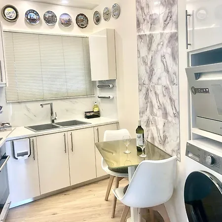 Xenia Apartment